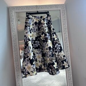 Forever 21 Black and White Floral A-Line Skirt